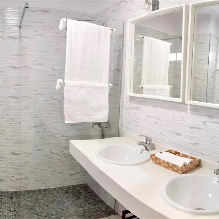 Gold Sand, Huge Terrace, Fast Wi-fi, Sat Tv Apartmán