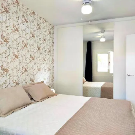 Gold Sand, Huge Terrace, Fast Wi-fi, Sat Tv Apartmán *